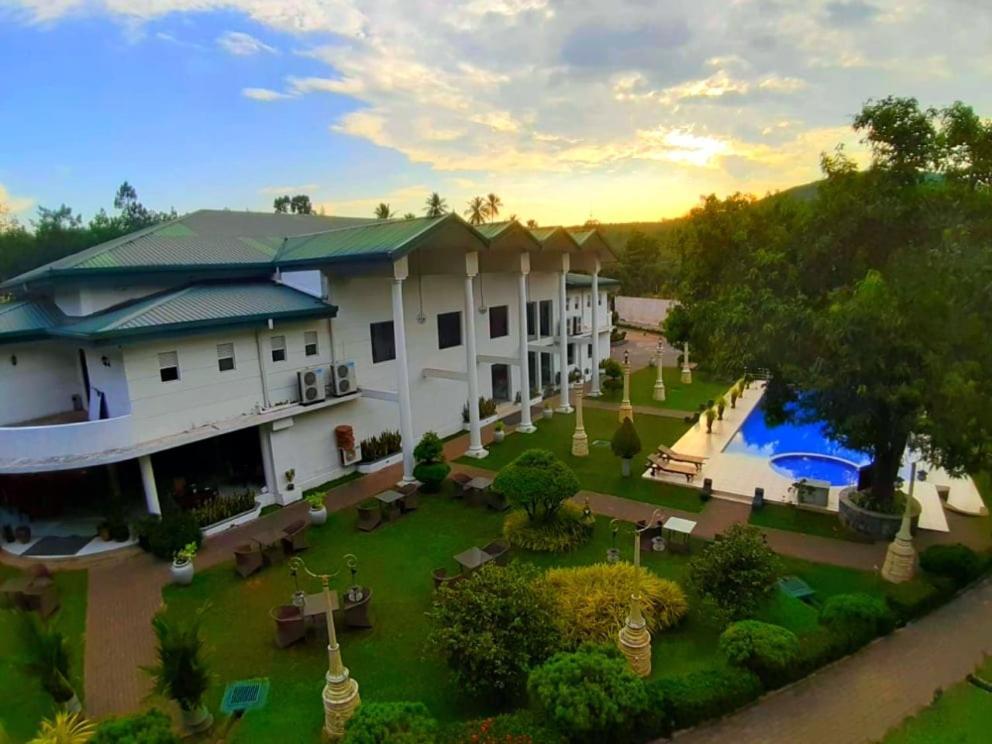 Seethawaka Regency Avissawella Exteriér fotografie